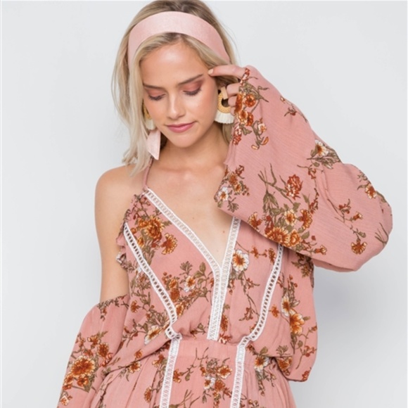 BOHO STYLE BELL SLEEVE ROMPER - Picture 2 of 5